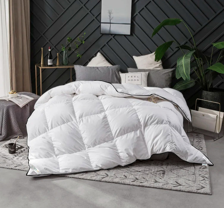 Downproof White Duvet 180x220 With Black Cord
