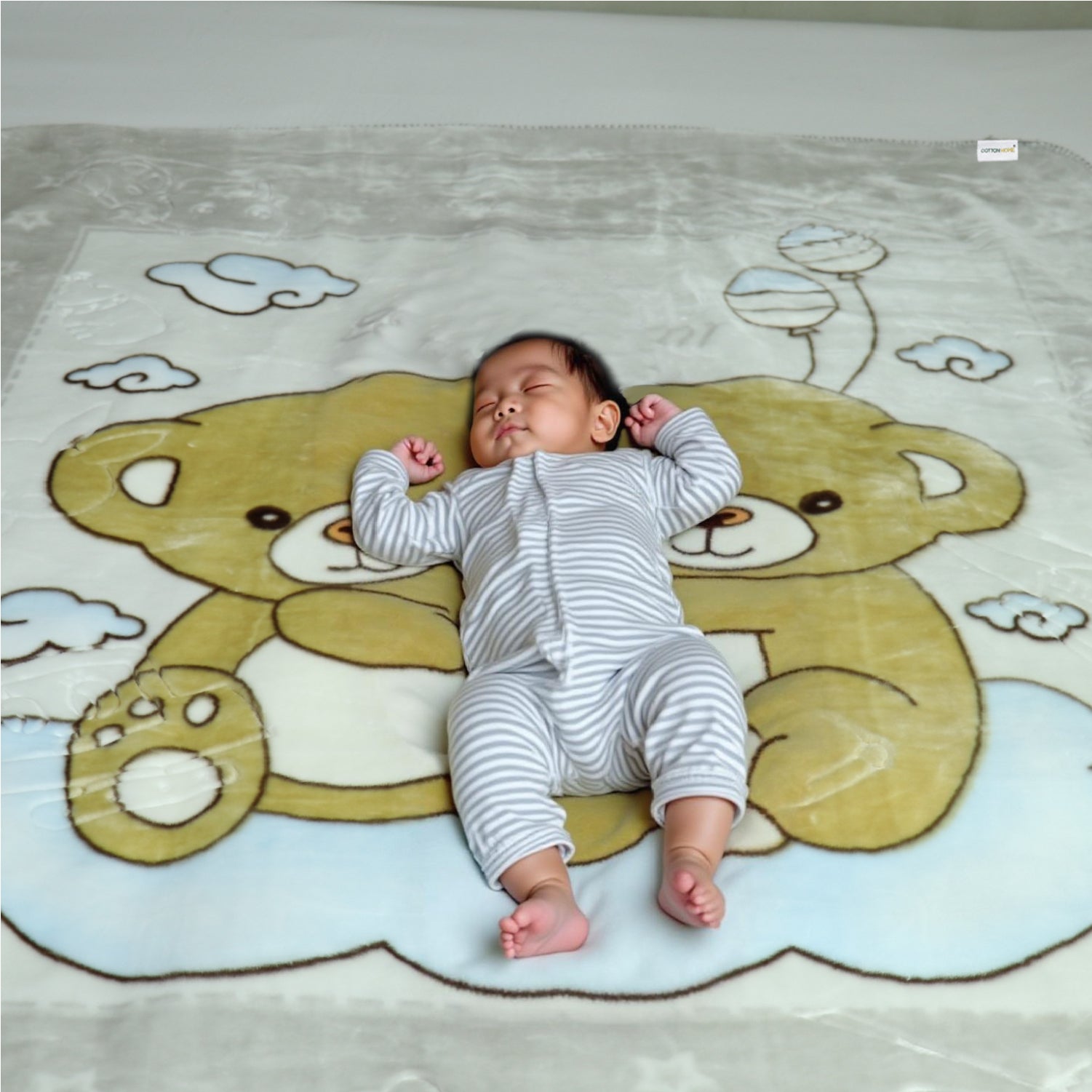 Ultra-Soft Bear Baby Blanket Lightweight & Cozy Plush with Embossed Design, 140x110cm - Grey