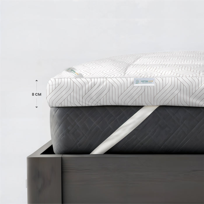 White And Grey Geometric Mattress Topper with 2 Pillow Covers - Super King Size 200x200+8cm