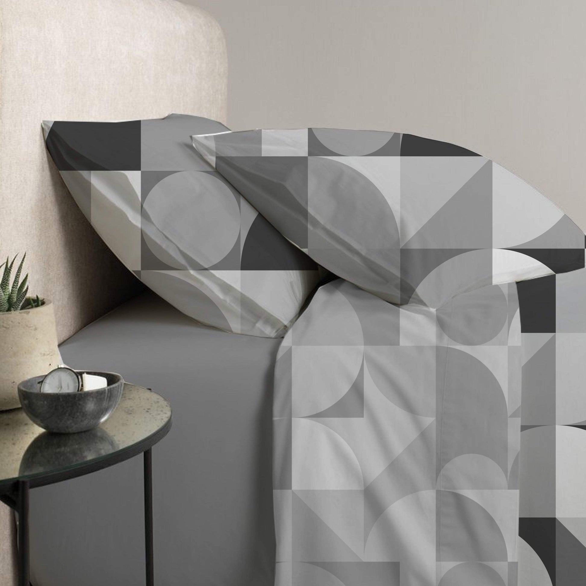 4-Piece Luxury Cotton Comforter Set Queen/King Size Bauhaus Print Grey