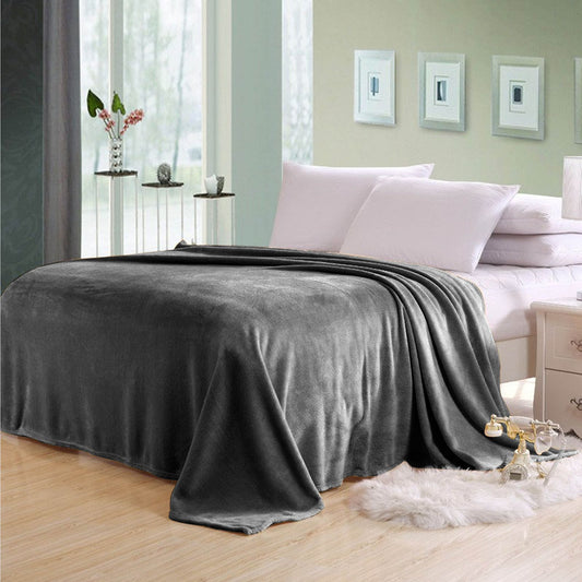 High Quality Silver Blue Single Size Blanket 160x220cm Soft Flannel Blanket Suitable for All Seasons it is Warm Throw Blanket for Bedroom, Couch Sofa, Living Room, Fashion Sofa Bedding, Car, Sofa Recliner